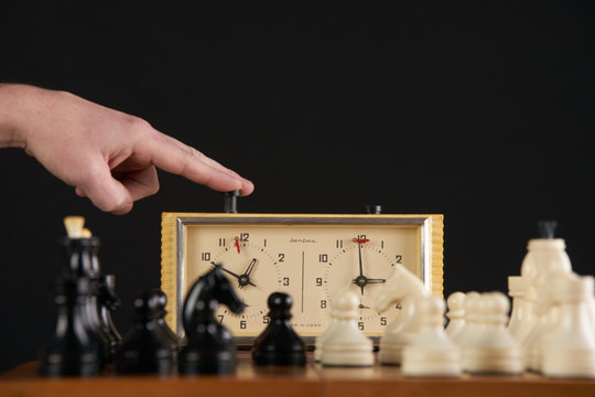 Podstawy gry w szachy - Zegar szachowy